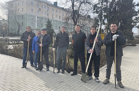 Сотрудники Министерства финансов Пензенской области приняли участие в субботнике Сотрудники Министерства финансов Пензенской области приняли участие в субботнике